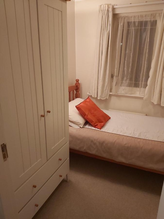 Homely Haven, 邓弗姆林 外观 照片