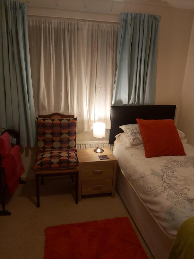 Homely Haven, 邓弗姆林 外观 照片