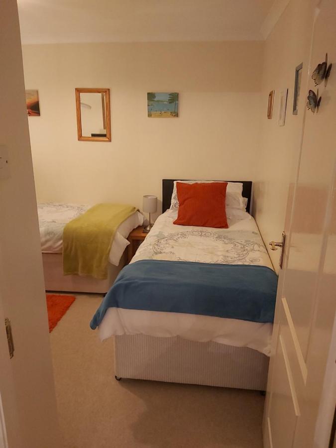 Homely Haven, 邓弗姆林 外观 照片